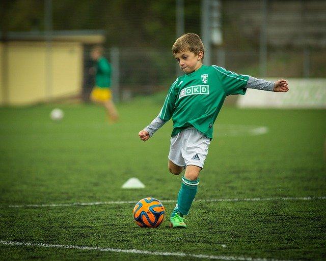 サッカーのパスのコツは 初心者が押さえておきたポイントを解説 サカイク