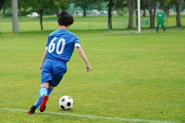 オフザボールとは? サッカーにおける重要なプレーについて解説【ボール