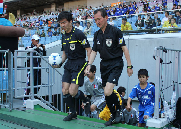 町クラブのお父さんに聞いた 保護者サッカー審判員 の実情とは サカイク