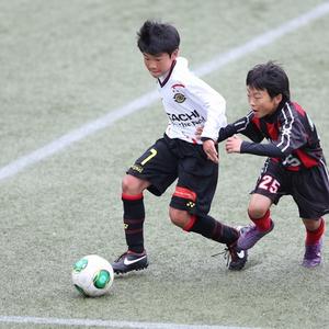 サッカーにも活用できる 上半身を意識した速くなる走り方とは サカイク