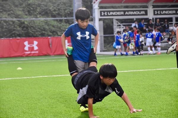 サッカーの練習だけだと 小学生年代でしか通用しない選手に 子どもの頃に１つのスポーツに専門特化する危険性 サカイク