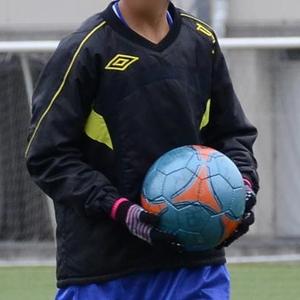 ピステとは？ 冬のサッカーの練習に欠かせない防寒着について解説