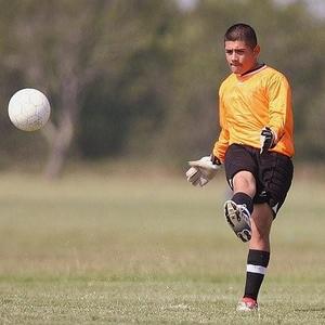 サッカーのキックの蹴り方は 種類別にコツを解説 サカイク