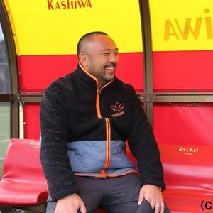 流経大柏 サッカー部 トレーニングジャケット 上下関係ではなく、一人の人間として」対話を大事にする流経柏・榎本