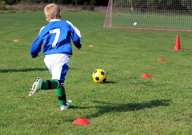 自主練に役立つ 1人でできるサッカーの練習メニューを紹介 サカイク