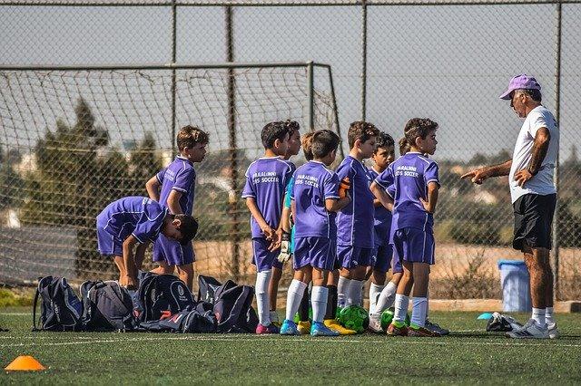 小学生の練習時間は 年齢ごとのサッカーの推奨練習時間を解説 サカイク