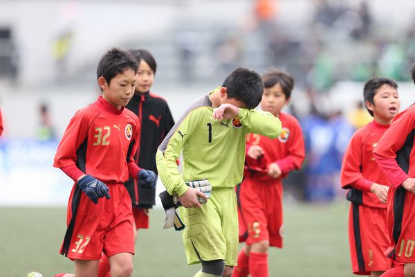 保護者同士の 困った の解決で 子どものサッカーはもっとよくなる サカイク