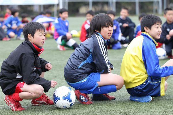 これからの時期に重宝するサッカーウェア ピステ とは サカイク