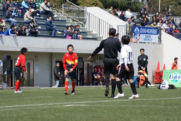 なぜファウルをしてはいけないのか サッカーのルールとのつきあい方 サカイク