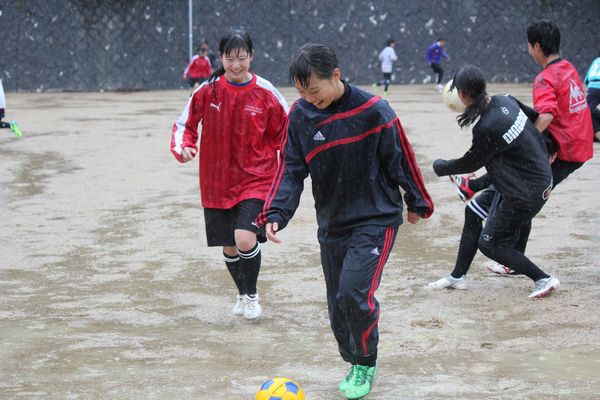 子どもをサッカー好きにする京都精華女子の企みとは サカイク