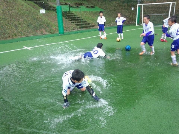 プールサッカー