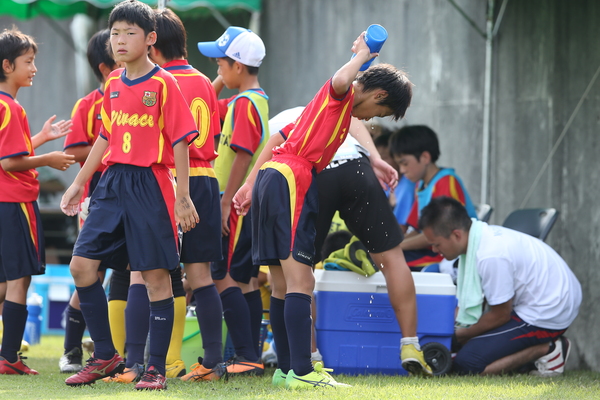 少年サッカーコーチに審判 お父さんの役割の理想と現実を考える サカイク