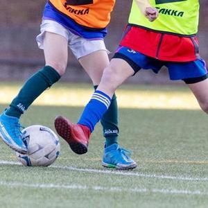 サッカーを辞め、使うことがないため売ります。 よろしくお願い致します。 サッカー辞めたいと泣いて訴えてきたが、辞める理由が逃げ癖につながる