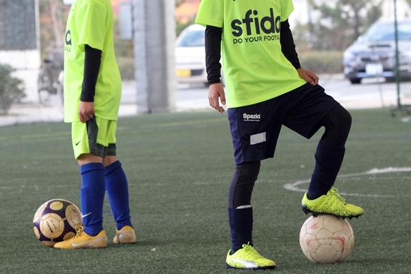 負けたら礼を尽くさなくていいの 年末年始に親子で学んでほしいスポーツマンシップとは サカイク