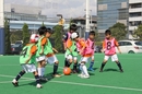 シンキングサッカースクールが特別サッカー教室を開催